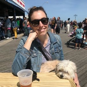 Meet your Posher, Caitlyn